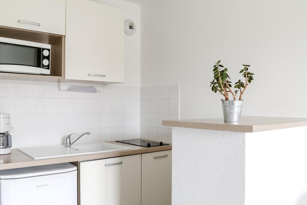 Le Fleur"H"On 11 D'Honfleur, T2 En Residence Avec Piscine, Wifi Et Parking Gratuits Equemauville Exterior photo